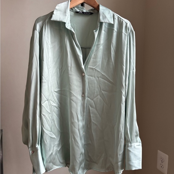 Tops - Light Green Button-Up Blouse